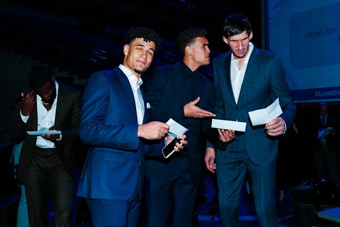 MB 03-04 Mavs Ball-8613